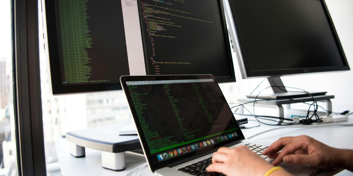 pexels-divinetechygirl-1181675